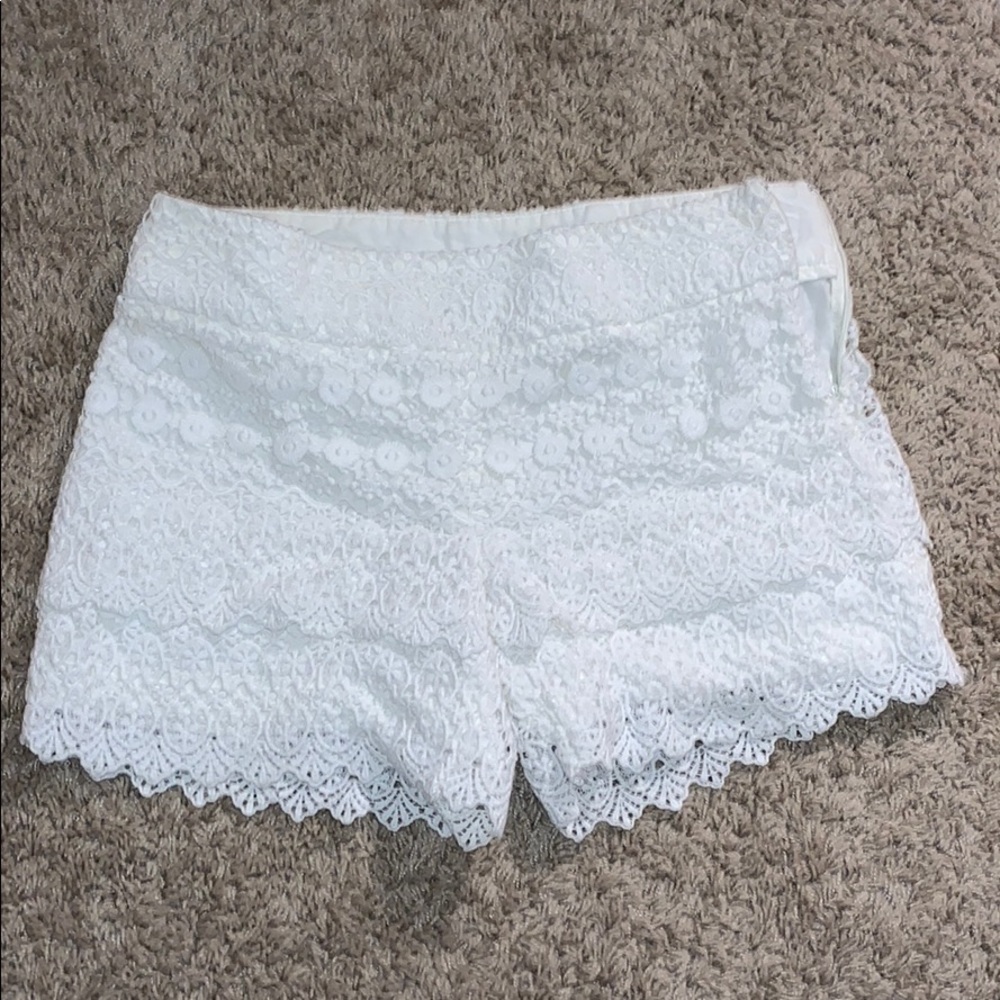 white lace shorts